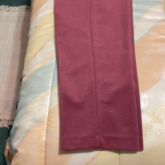 Beautiful suit only wore 2 times like new it’s not red it mauve OBO - Picture 9 of 11